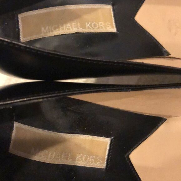 Michael Kors Black Round Toe Chunky Heels - Picture 3 of 8